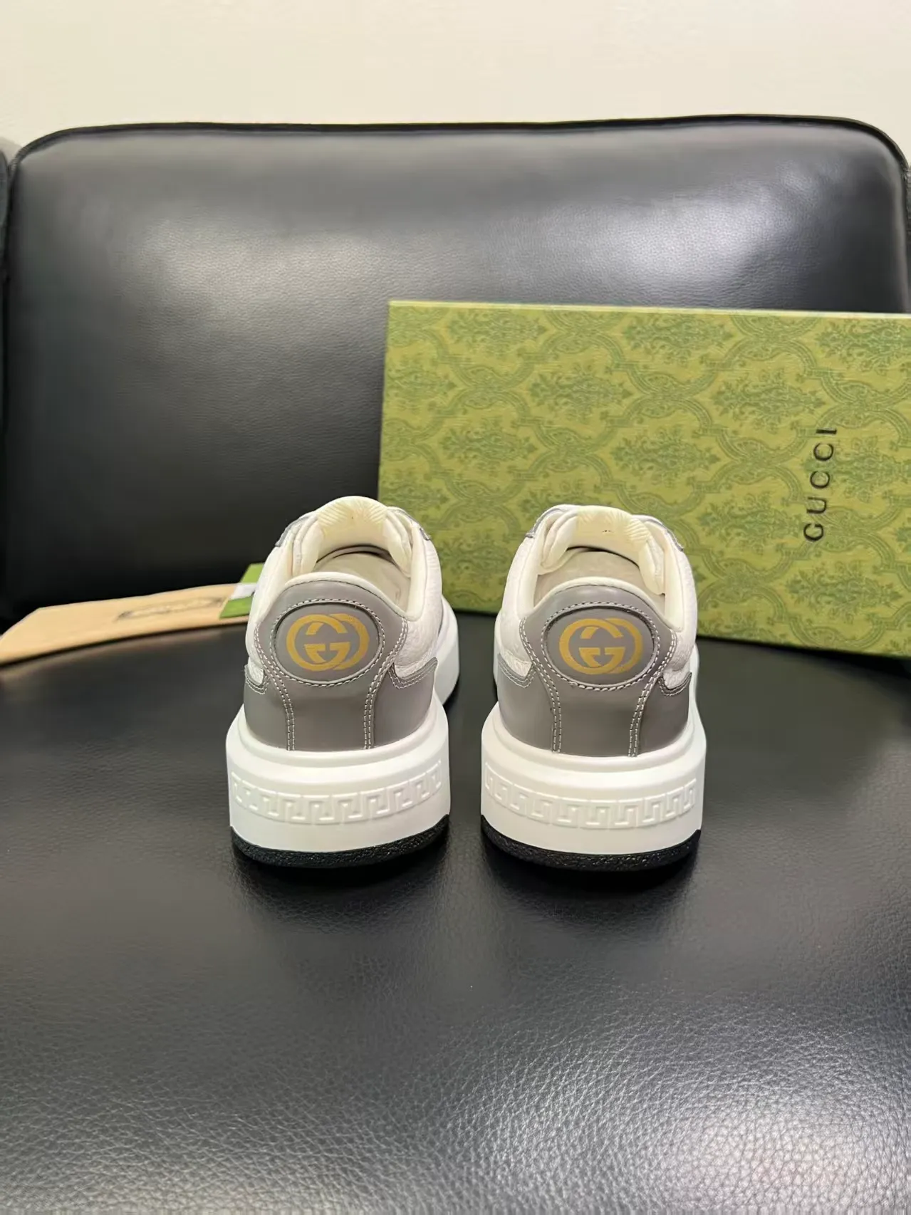 P460 new men's shoes GUCCI [Lightning] latest shoes are shipped. Original quality, fashionable, made of special materials, sheepskin lining, brand new packaging. The foot feels super comfortable and the workmanship is impeccable. Size: Male 38-45.